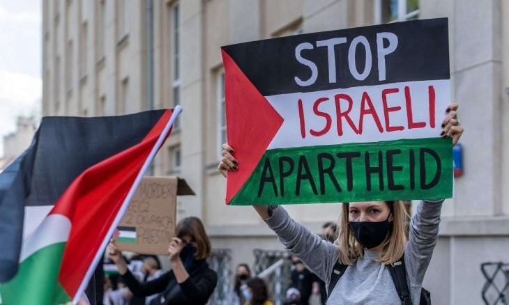 تظاهرة في مدينة دالاس الأمريكية تندد بالعدوان الصهيوني على الشعب الفلسطيني